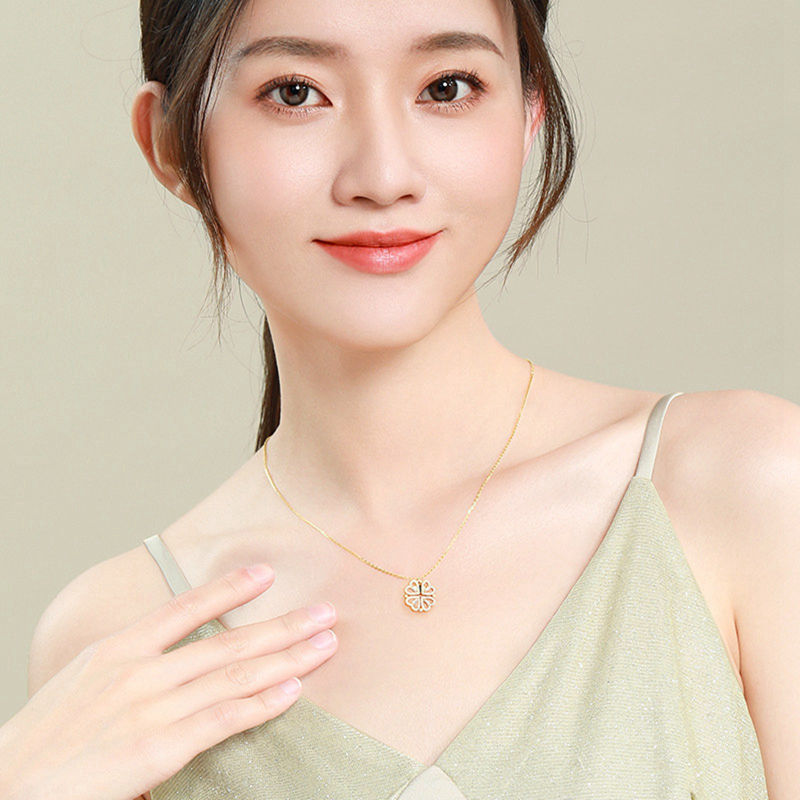 Retro Magnetic Four Leaf Clover Heart Pendant Necklace for Women